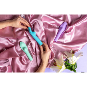 F015 LunaCharm violett